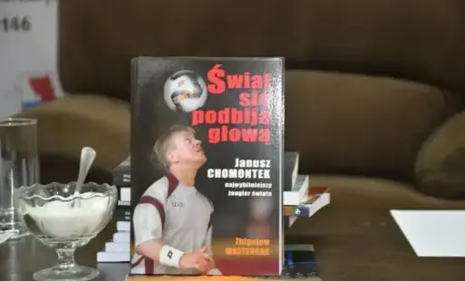 24 października br. w Gminnej Bibliotece Publicznej odbyło się inspirujące spotkanie autorskie ze Zbigniewem Masternakiem – pisarzem, scenarzystą i pasjonatem sportu.  Autor przyjechał, by zaprezentować swoją najnowszą książkę pt. „Ś